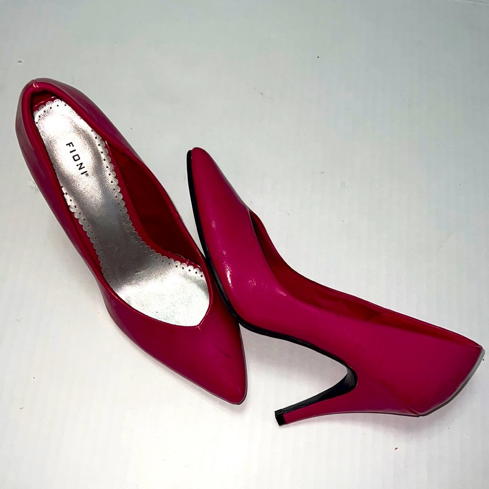 Classy pink heels size 8